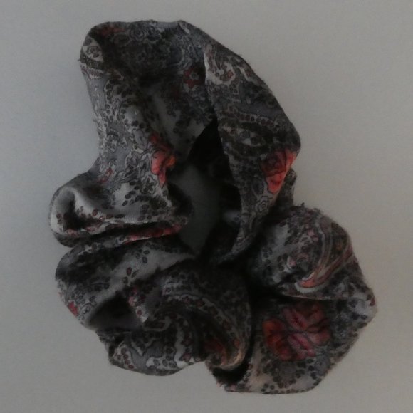 SET OF 10 | Various Hair Scrunchies - Picture 7 of 10